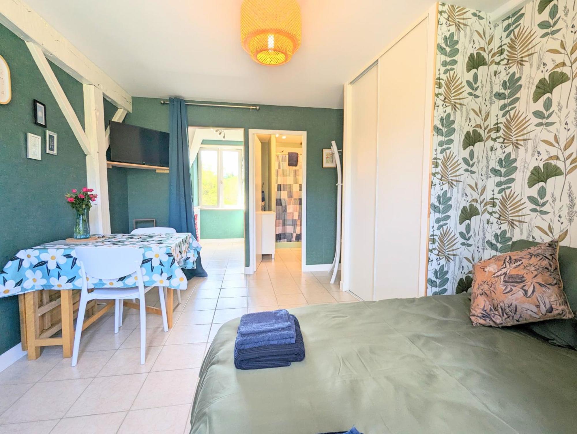Studio Silhem Saint-Germain-les-Belles Экстерьер фото